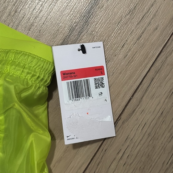 NWT Nike Bright Lime Green Athletic Running Shorts With Compression Women’s L - Picture 7 of 11